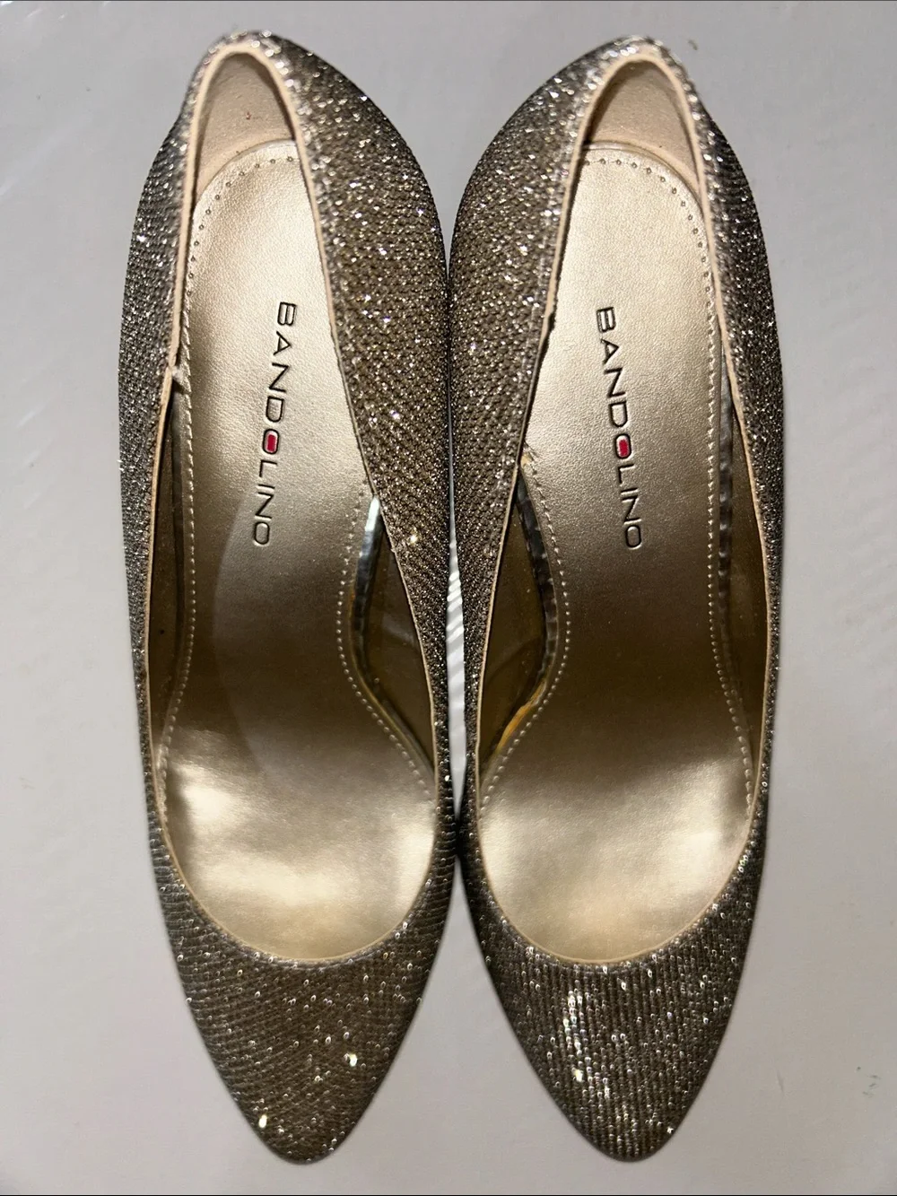 NWOB Bandolino Women's Glitter Pointed Heels in Gold